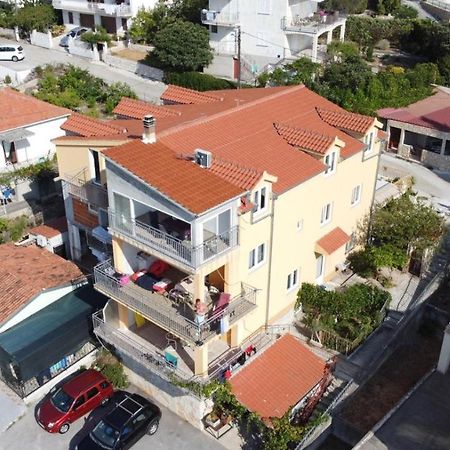 Apartments Mara Seget Vranjica Exterior foto
