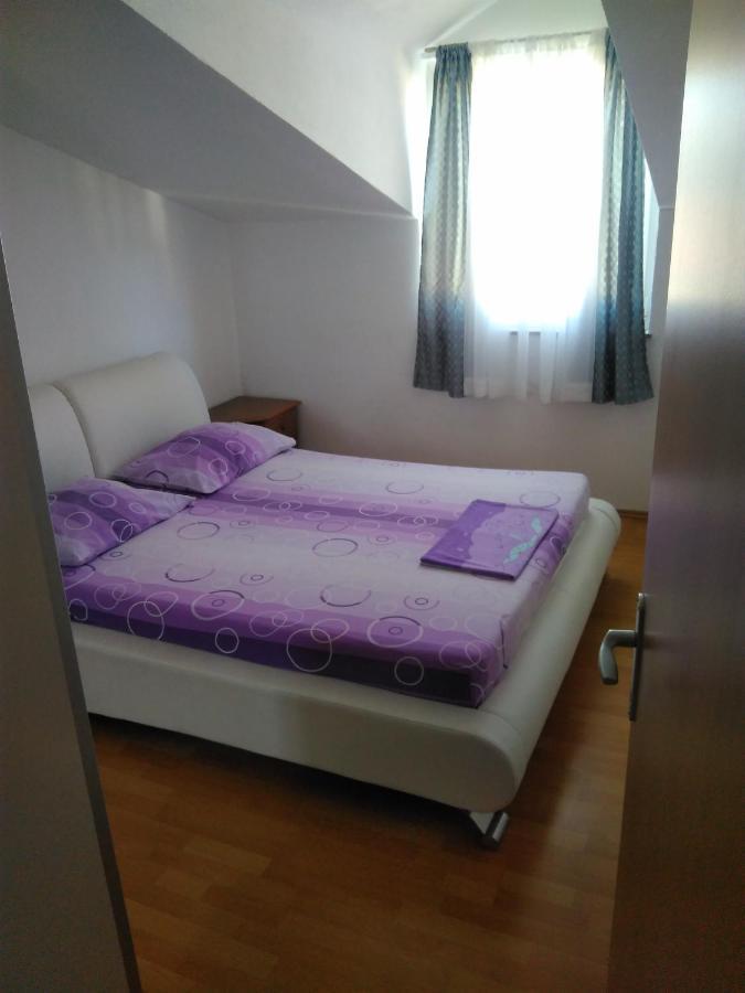 Apartments Mara Seget Vranjica Exterior foto