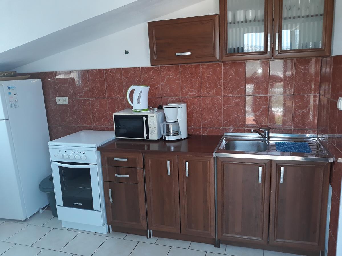 Apartments Mara Seget Vranjica Exterior foto